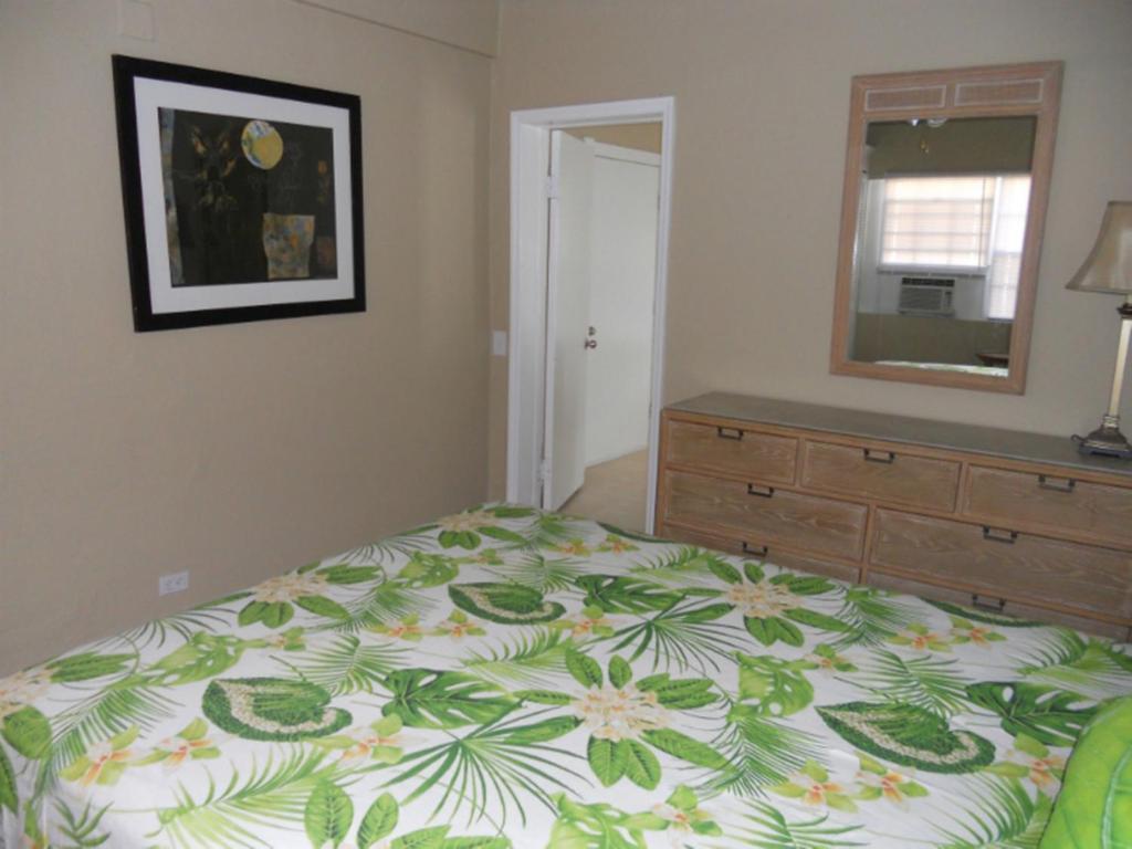 Paradise Cove Ocean Front Villas And Suites Nazareth Room photo